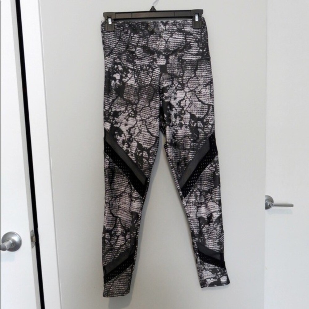 Onzie Leggings Black White Pattern Abstract Full Length Womens Small Workout Gym